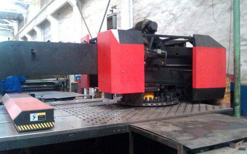  數(shù)控轉塔沖床